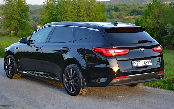 Kia Optima cena 57800 przebieg: 158000, rok produkcji 2016 z Błażowa małe 742